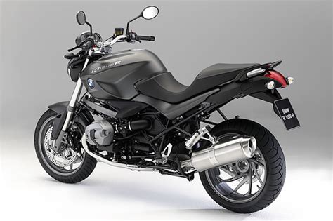 It replaces the r1150r, compared with which it has a 55 lb (25 kg) weight saving and 28% increase in power. BMW Motorrad ニューモデル画像 R1200R（2010） トピックス | バージンBMW