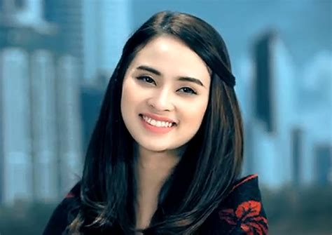 Ngọc miu sinh ra trong một gia đình có kinh tế khá giả, tại quận 3 thành phố hồ chí minh. Hot girl Ngoc Miu sắp hầu tòa cùng trùm ma túy Văn Kính ...