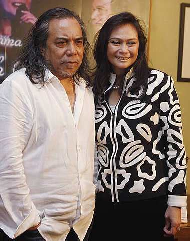 List download lagu mp3 ramli sarip maksud lirik lagu (4:34 min), last update apr 2021. Ramli Sarip: Lagu-lagu Sekarang Sukar Difahami? - Hiburan ...