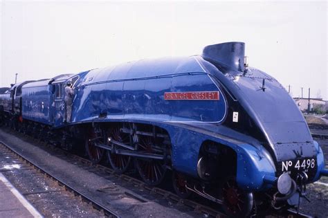 Categorylner Class A4 4498 Sir Nigel Gresley Steam Locomotive Train