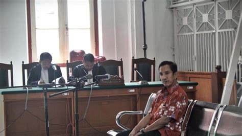 Dengan ini perkenankanlah kami pt.dira karya insani yang merupakan sebuah perusahaan. Mantan Bupati Takalar Kembali di Sidang Hari Ini - Situs Politik, Hukum, dan Keamanan