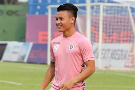 Последние твиты от ngô quang hải (@quanghai181). Quang Hải tươi cười, chụp ảnh cho fan hâm mộ sau sự cố bị ...