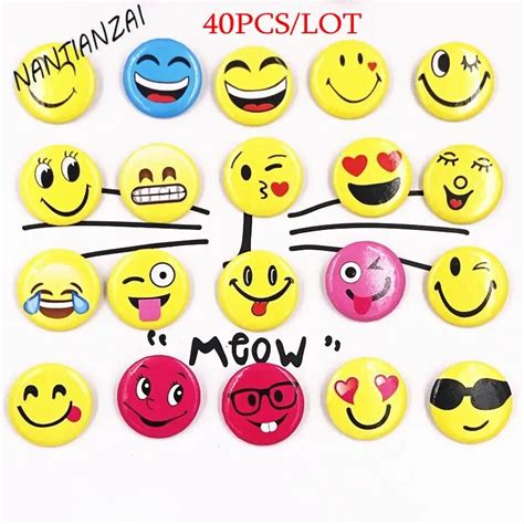 40pcs Emoji Funny Smile Plastics Pin Badges Cartoon Brooch Button Badge