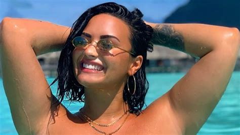 Demi Lovato Shows Off Natural Beauty In Weekend Bathrobe