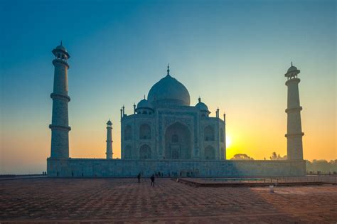 He gave us a lot of history about the taj mahal and guides us through the best way to experience the taj mahal. Expert Tips for Visiting the Taj Mahal - Wherever Family