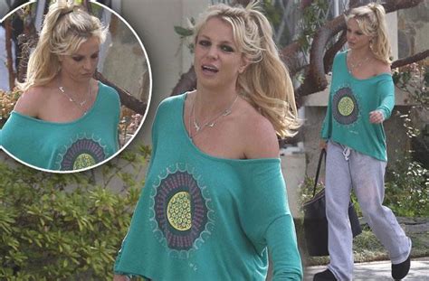 Pics Britney Spears Goes Braless In Off Shoulder Sweatshirt