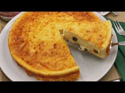 Eine prise salz, backpulver, mehl und mandeln mischen. Fluffiger Quark-Kuchen mit Rosinen und Grieß, köstlich! 😋😋 ...
