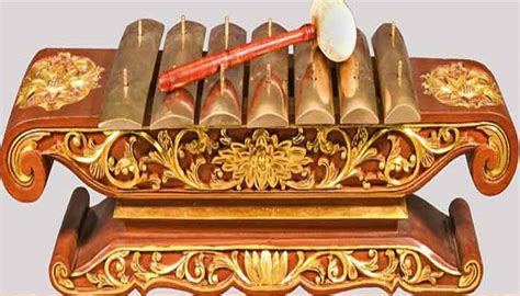 Selain ragam alat musik tradisional khas jawa tengah ada beberapa ragamnya, seperti contoh alat musik terkenal yakni gamelan. 13+ Alat Musik Tradisional Jawa Tengah (AKURAT)