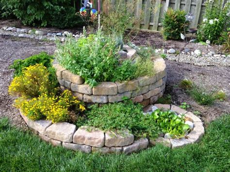 How To Build A Spiral Herb Garden Spiral Garden Design Plants And