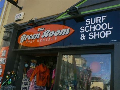 The Green Room Surf Shop And School Lahinch Aggiornato
