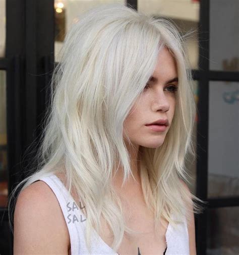38 Styles With Medium Blonde Hair For Major Inspiration