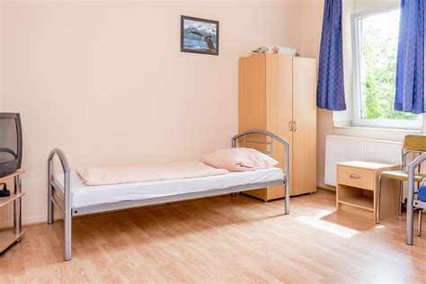 Hier finden sie wohnungen zum kaufen vieler immobilienportale und durch die einfache & schnelle wohnungssuche mit intuitiven filtermöglichkeiten ist. Ferienwohnung & Monteurzimmer in Dortmund Huckarde ...