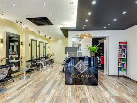 Création d'un logo pour un salon de coiffure, 3 propositions différentes et leurs déclinaisons Création de logo pour le salon de coiffure et institut de ...