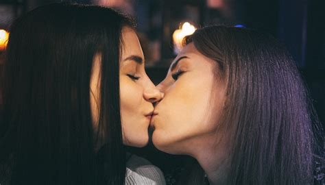 6 Myths About Bisexuals Debunked
