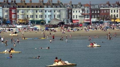 South East Uk Sees Hottest Day Of The Year Bbc News