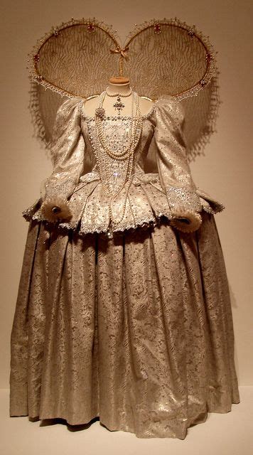 Helen Mirren S Elizabeth I Costume Artofit