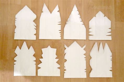 Es ist wirklich kinderleicht diesen stern zu basteln und der vorteil an normalem papier ist. Papiertuetensterne | Basteln weihnachten, Weihnachtsstern ...