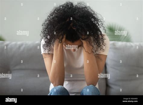Lady Grieving Hi Res Stock Photography And Images Alamy