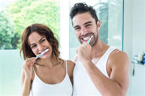 The Correct Way To Brush Your Teeth And Common Mistakes To Avoid