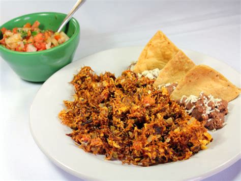 The most popular recipe is machaca con huevo, a delicious mexican breakfast that's super easy to make. Atún Dolores, Machaca con huevo