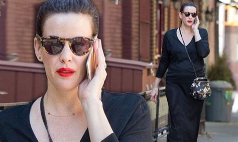 Liv Tyler Shows Off Her Post Pregnancy Figure In A Clingy Black Top As
