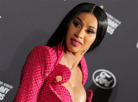 Nips and aureola shouldn't hang low like utters. Cardi B claims she hired private investigator after 'Trump ...