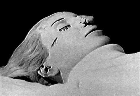 Maria eva duarte de perón, before she died of cancer at age 33. Eva Perón SIGLO XX: Evita Perón - Post Mortem