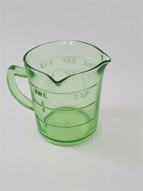 Vintage Hazel Atlas Green Uranium Glass Spout Ounce Measuring Cup