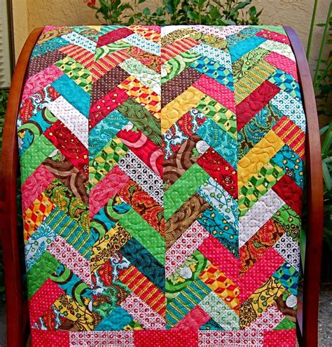 If you are just beginning to dabble in quilting, there are a few things i recommend looking for in a quilt pattern: French Braid Quilt - BigDIYIdeas.com