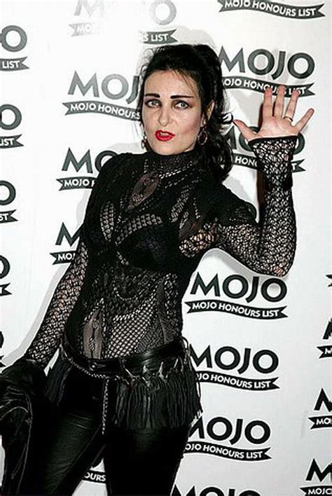 siouxie sioux in black lace at mojo awards siouxsie sioux women of rock black planet