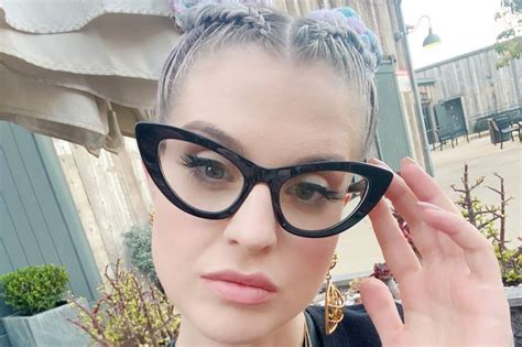 Kelly Osbourne Wants To Fix Her Saggy Boobs After