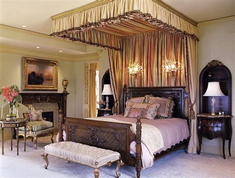 Elegant Canopy Beds For Sophisticated Bedrooms
