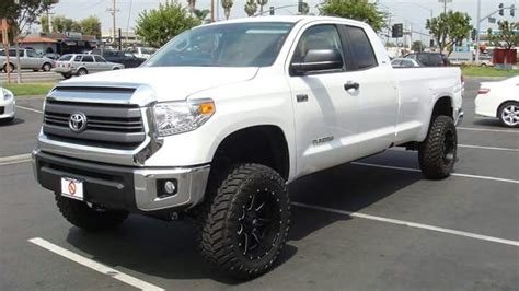 2015 Toyota Tundra Double Cab Long Bed 7 Bds Lift With Fuel Maverick