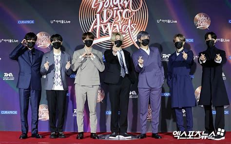 Friurer kan favoriere eller helt ødelegge et blikk, å vel om feil ko eller leppetift. GDA 2021: Coordi Dikritik, Kegantengan BTS di Red Carpet ...