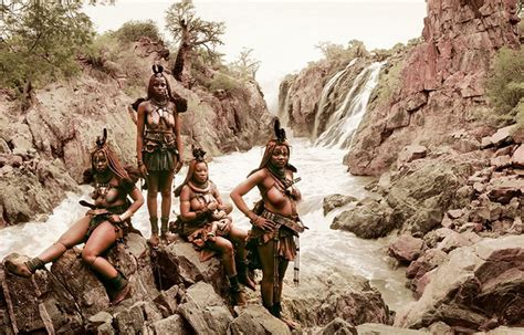 神秘納米比亞『辛巴族』一生不洗澡的紅泥女人 Fliper 生活藝文誌