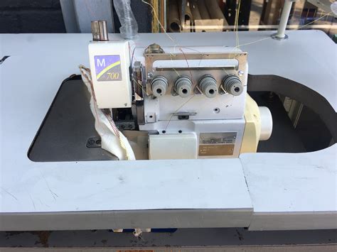 Pegasus M 700 M 752 17 Serger Overlock Sewing Machine