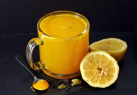 Préparez votre propre limonade au curcuma et au gingembre et profitez