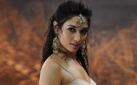 Tamanna Wallpapers In Racha Hot