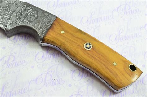 Damascus Steel Hunting Bowie Bushcraft Skinning Knife Olivewood Scales