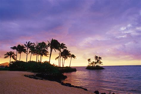 All of the hawaii wallpapers bellow have a minimum hd resolution (or 1920x1080 for the tech guys) and are easily downloadable by clicking the image and saving it. The inspiring wallpaper of the Wai'alae Beach, Honolulu, Hawaii - Beach Wallpapers