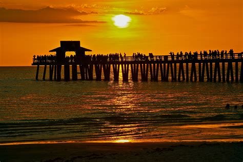 Naples Fl Pier At Sunset Isn T Is Beautiful Florida Beaches Beach Scenes Sunset