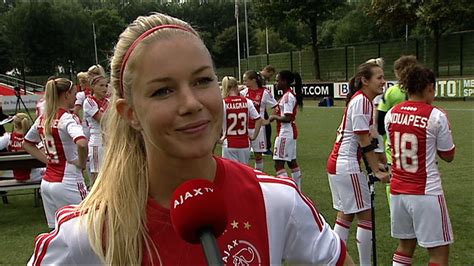 Anouk Hoogendijk Goes To Arsenal Youtube