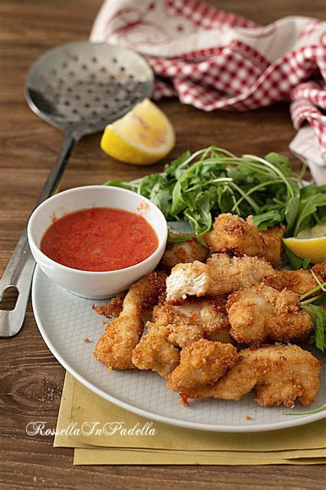 Preparazione preparare in una fondina un'emulsione di olio, sale, pepe e succo di limone. Pollo fritto senza uova, ricetta gustosa croccante fuori e ...