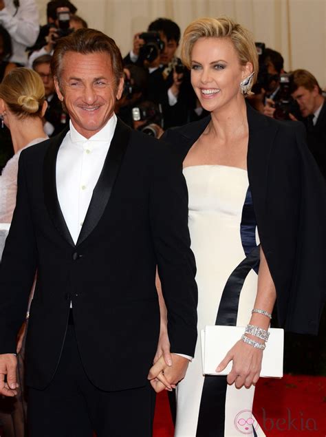 Sean Penn Y Charlize Theron En La Gala Met 2014 El Corto Pero Intenso