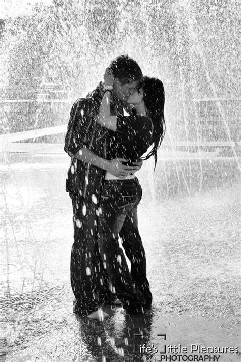 Cute Romantic Couples Black And White Photography In Rain 9 Couples