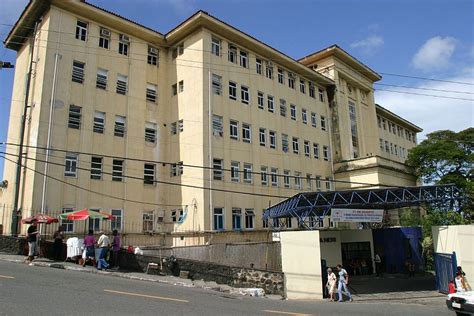 Escola De Enfermagem Ana Neri