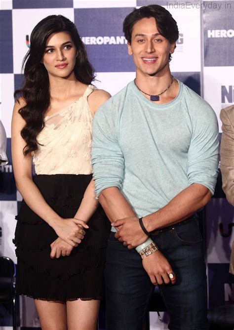 Tiger Shroff And Kriti Sanon Veethi Tiger Shroff Hollywood Fashion Bollywood Celebrities