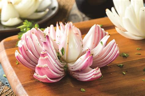 Toss them in a bowl with 1 tablespoon olive oil, oregano, salt and pepper. Do you know your onions? - SHINE News