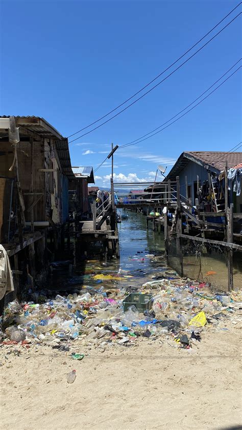 video selamba buang sampah atas jalan, lihat apa yang dilakukan lelaki ini… november 19th, 2019 | by azizi rahman. Menghampiri PRN, Tular Gambar Perkampungan Laut Sabah Yang ...