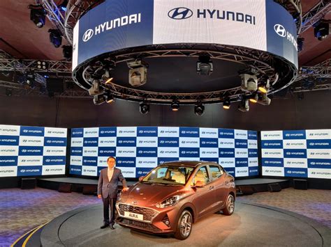 Live Hyundai Aura Sedan Launched Prices Start At Rs 580 Lakh